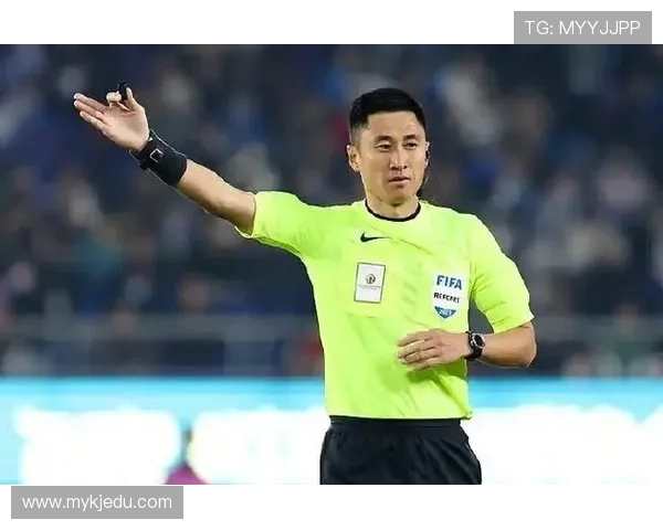 马宁执法全场未出牌引争议专家分析背后原因与影响